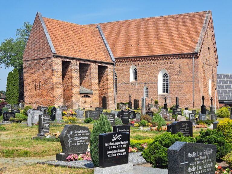 Holtrop Church: A Romanesque Village Church in Germany