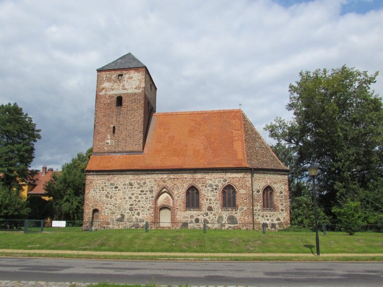 Village church Radewege: A Gothic Hall Church in Germany