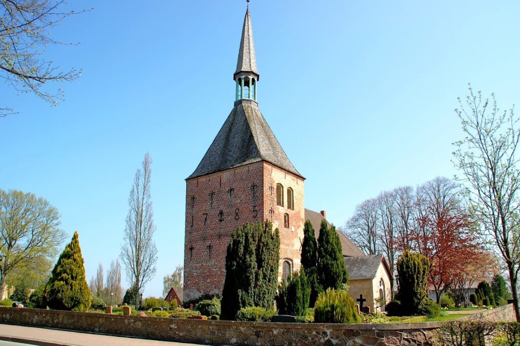 Marienkirche: A Romanesque and Gothic Parish Church in Hürup, Germany 2 Marienkirche