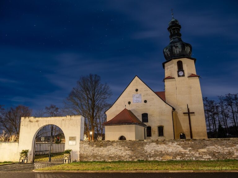Church of Saint James the Greater: A Romanesque and Baroque Church in Czechia
