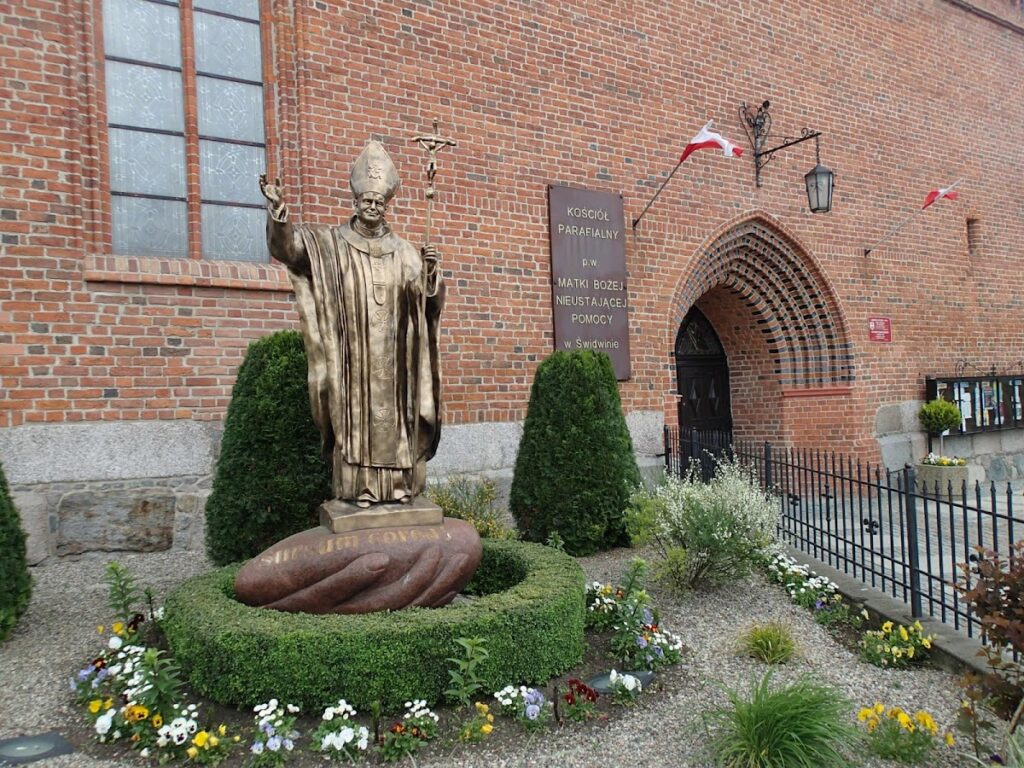 Our Lady of Perpetual Help church in Świdwin: A Gothic Basilica in Poland 3 Our Lady of Perpetual Help church in Świdwin