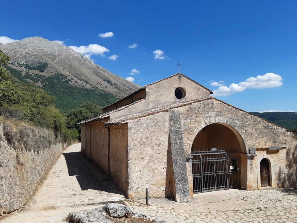 Church of Saint Mary in Valle Porclaneta: A Romanesque Benedictine Church in Italy 1 Church of Saint Mary in Valle Porclaneta