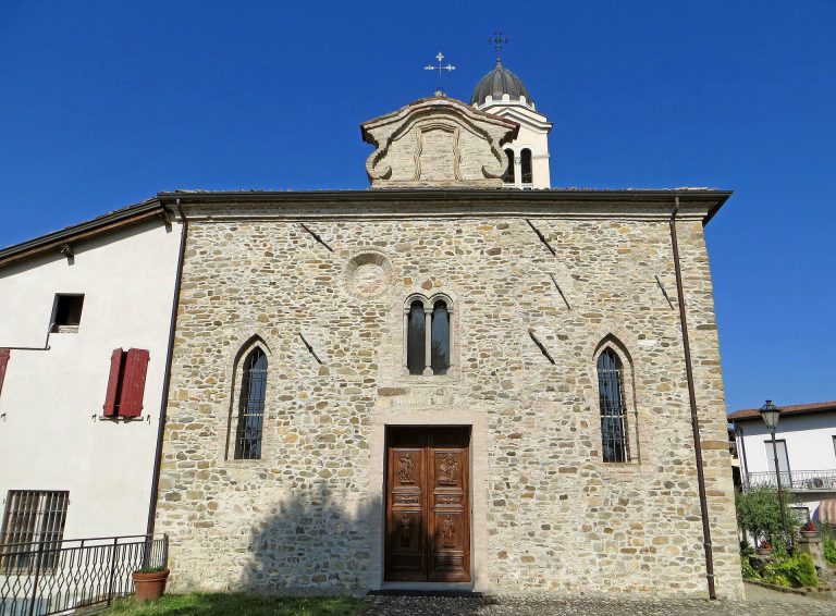 San Michele Arcangelo: Parish Church of Lesignano in Italy