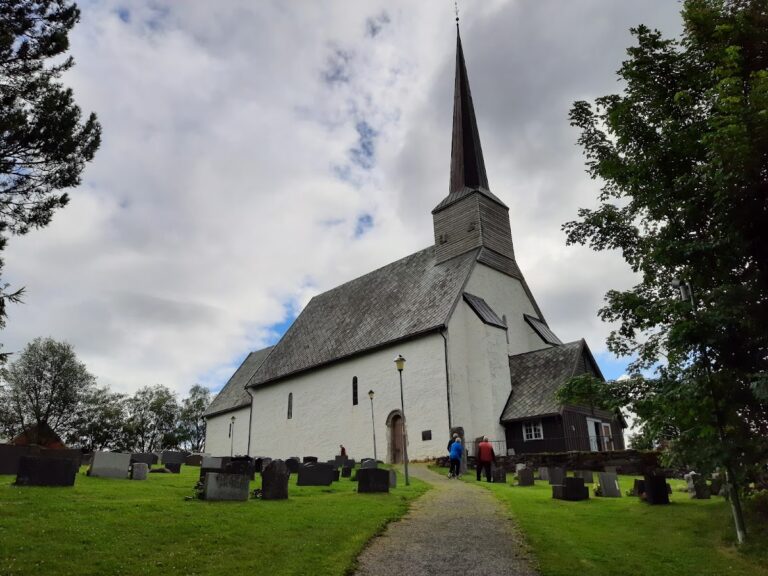 Mære Church: A Romanesque Medieval Parish Church in Norway