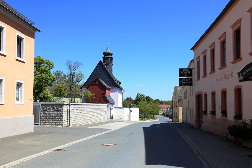 St. Leonhard (Köditz): An Evangelical Lutheran Fortified Parish Church in Germany 2 St. Leonhard (Köditz)
