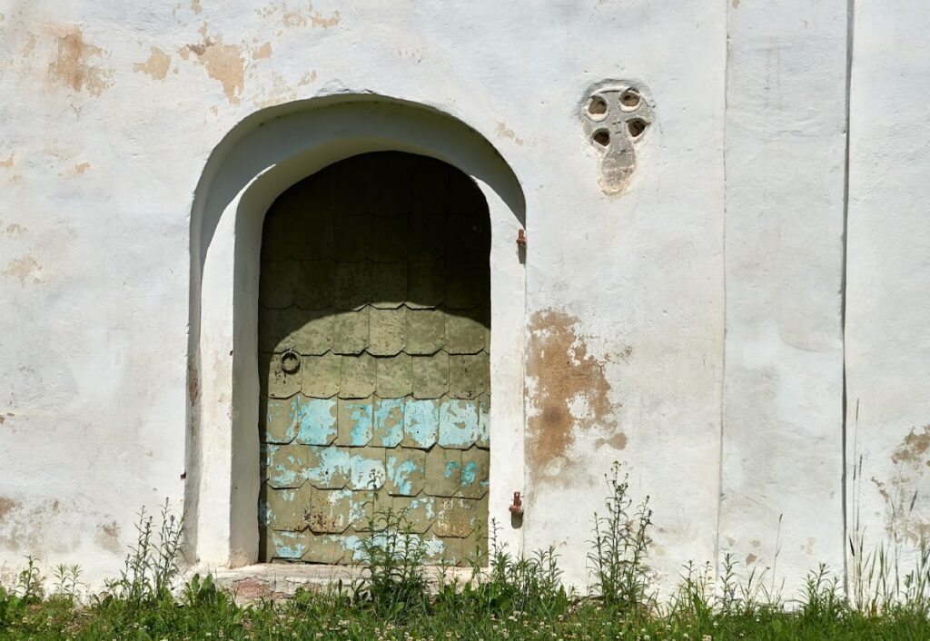 Church of the Twelve Apostles on Propastyakh, Veliky Novgorod