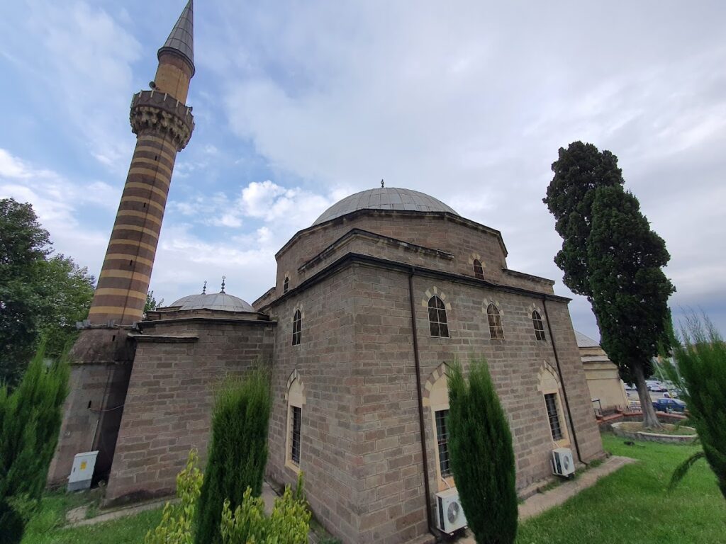 Gülbahar Hatun Mosque: An Early Ottoman Mosque in Trabzon 1 Gülbahar Hatun Mosque