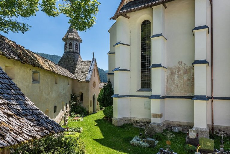Hochfeistritz Pilgrimage Church: A Fortified Late Gothic Church in Austria