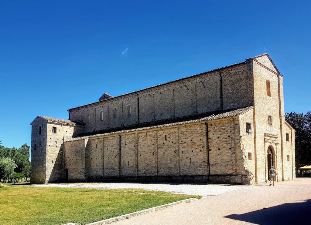 Church of Santissima Annunziata: A Romanesque Parish Church in Montecosaro 2 Church of Santissima Annunziata