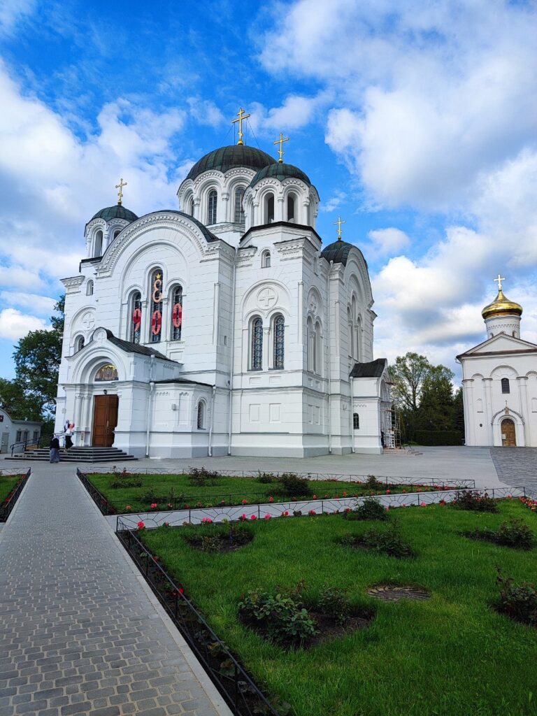 Convent of Saint Euphrosyne in Polack: An Orthodox Monastic Foundation in Belarus 1 Convent of Saint Euphrosyne in Polack