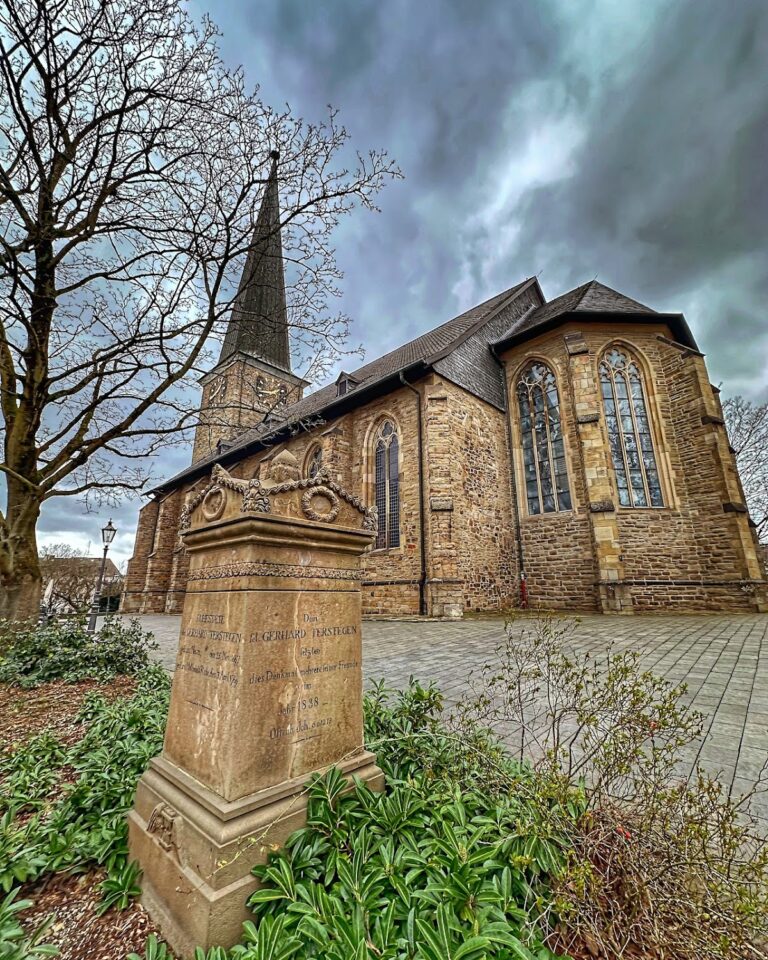 Petrikirche in Mülheim an der Ruhr: Historic Evangelical Parish Church