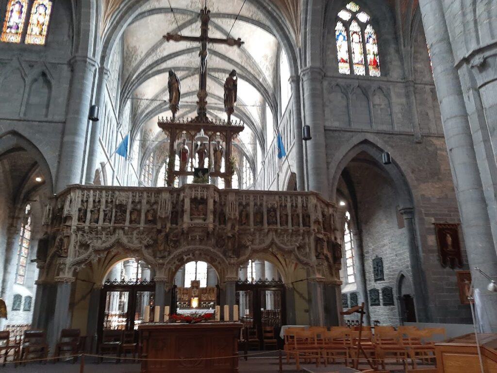 Saint-Materne Basilica: A Gothic Marian Basilica in Walcourt, Belgium 2 Saint-Materne Basilica