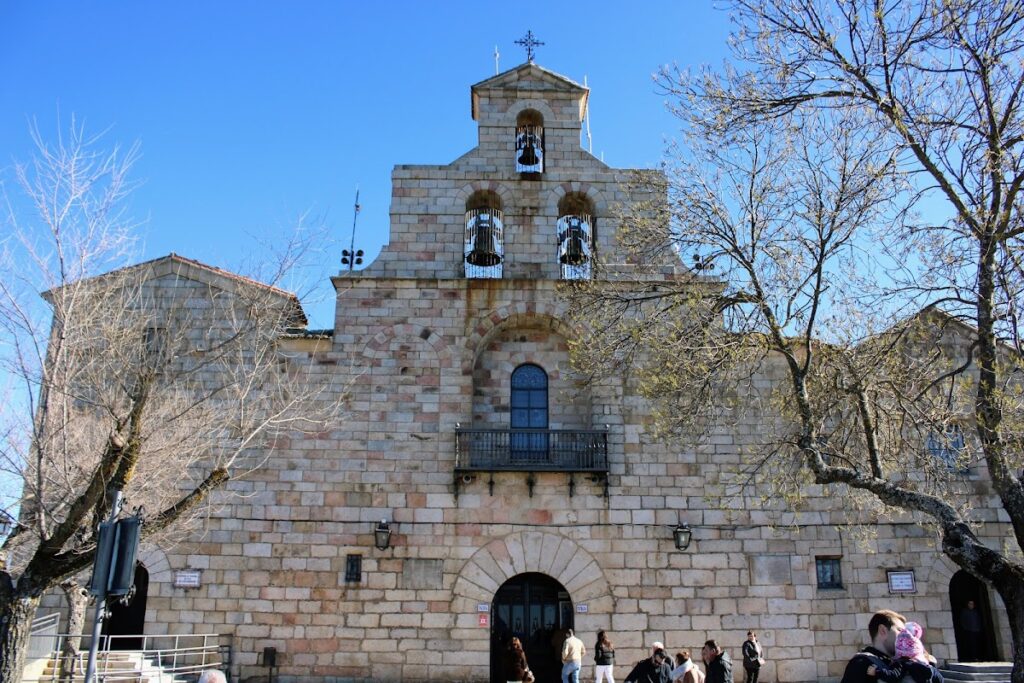 Basilica and Royal Shrine of Our Lady of Cabeza: A Gothic Marian Sanctuary in Spain 2 Basilica and Royal Shrine of Our Lady of Cabeza