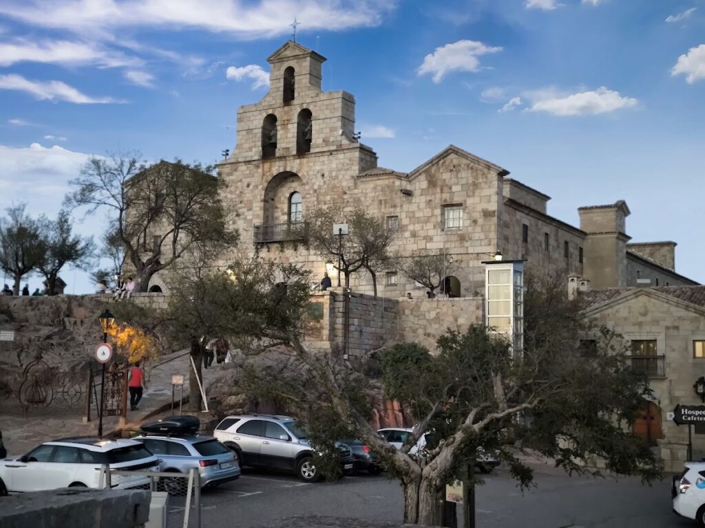 Basilica and Royal Shrine of Our Lady of Cabeza: A Gothic Marian Sanctuary in Spain 3 Basilica and Royal Shrine of Our Lady of Cabeza