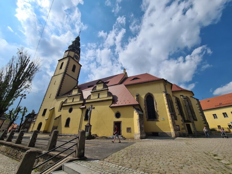 Church of Saint Michael the Archangel in Bystrzyca Kłodzka: Town and Parish Church