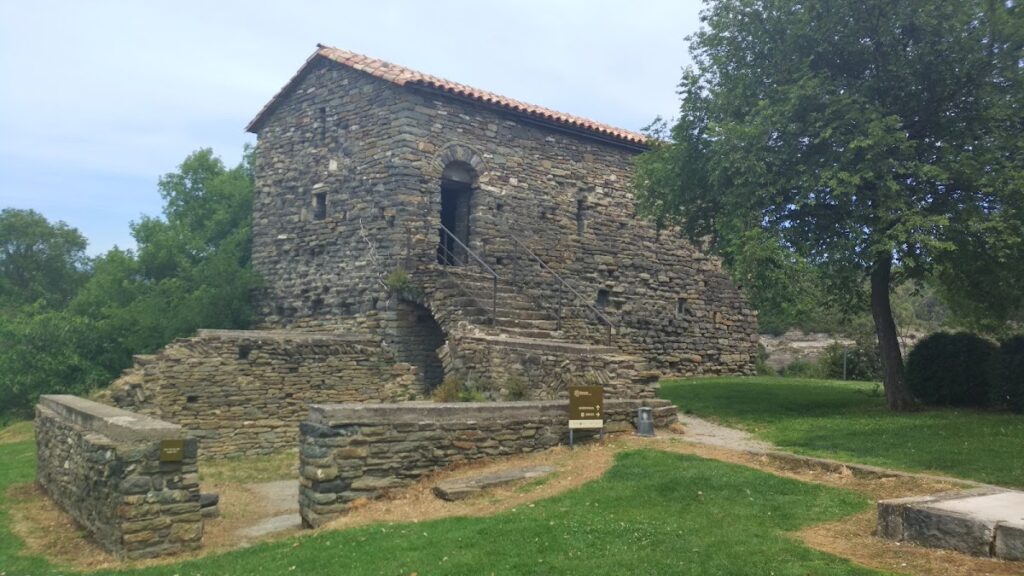 Sant Pere de Casserres: A Romanesque Benedictine Monastery in Catalonia 3 Sant Pere de Casserres