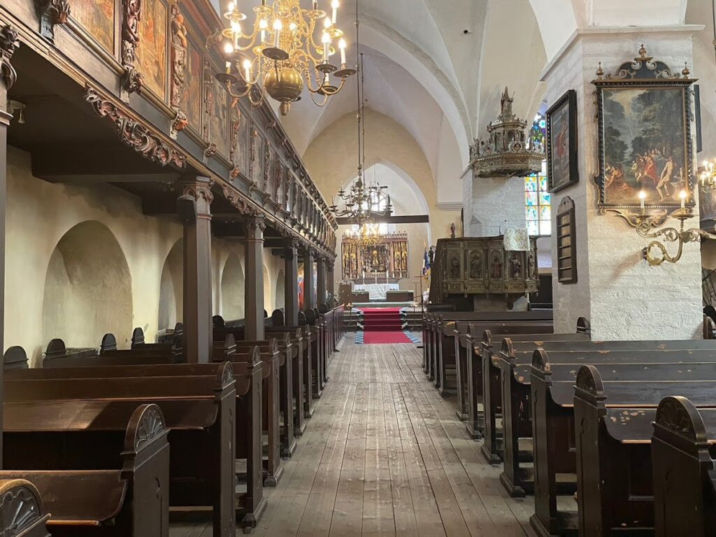 Church of the Holy Spirit: A Medieval Lutheran Parish Church in Tallinn 2 Church of the Holy Spirit