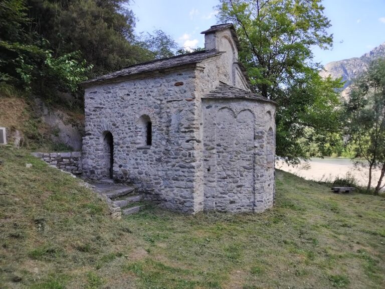 Oratory of San Fedele: A Romanesque Martyr Shrine in Italy