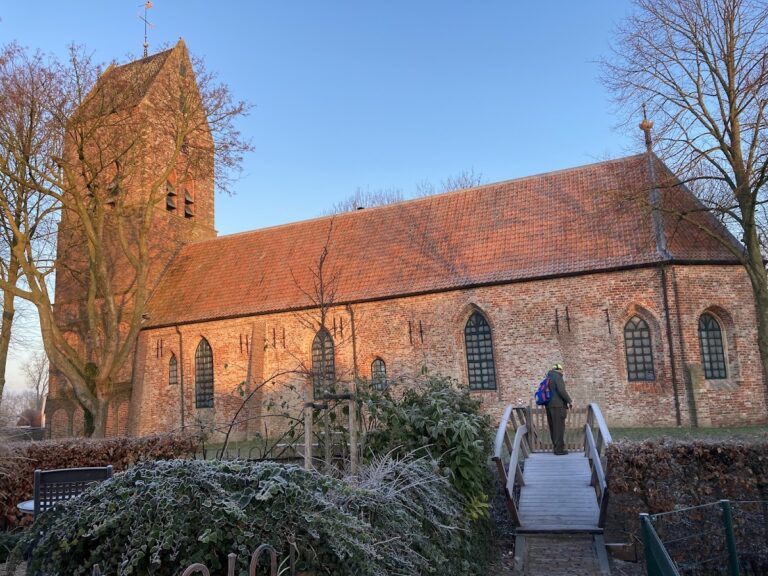 Pancratiuskerk: A Romanesque-Gothic Church in Godlinze, Netherlands