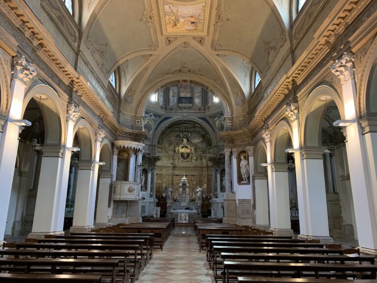 Sant’Andrea Apostolo: Chioggia’s Historic Catholic Church