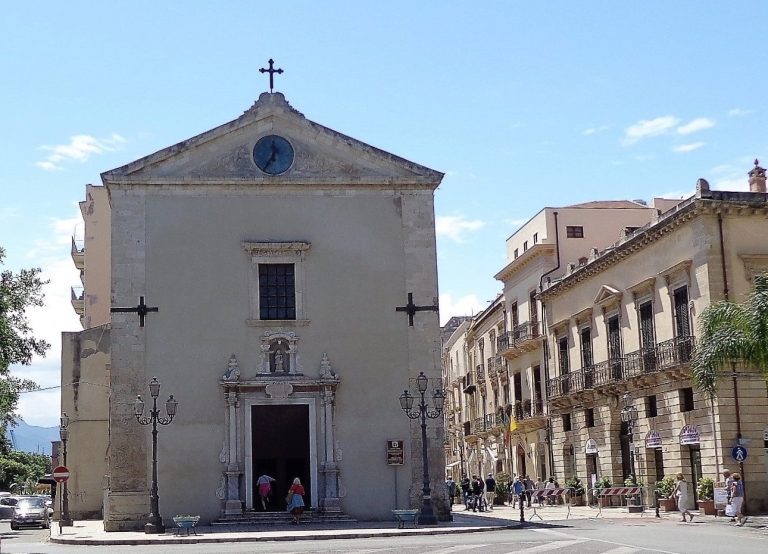 Chiesa di San Giacomo: A Sicilian Baroque Church in Milazzo
