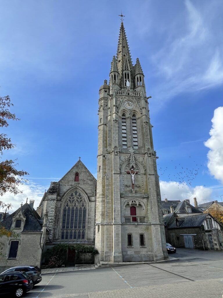 Basilique Notre-Dame-du-Roncier: A Historic Minor Basilica in Josselin, France 2 Basilique Notre-Dame-du-Roncier