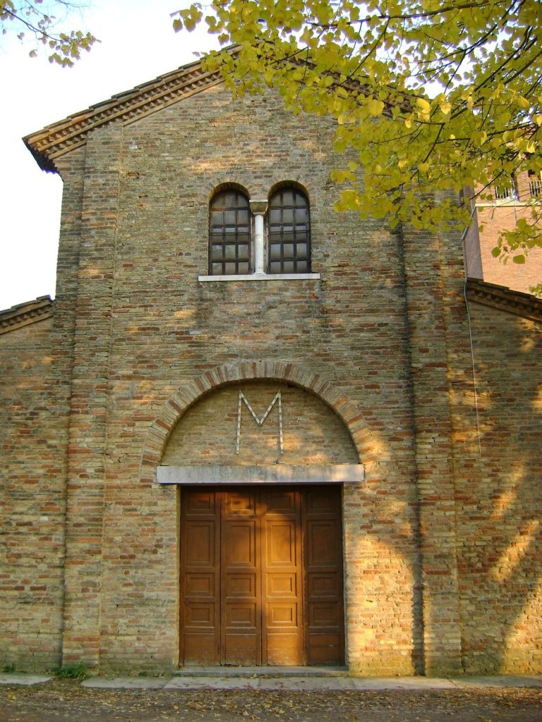Pieve di San Pietro in Trento: A Romanesque Parish Church in Italy