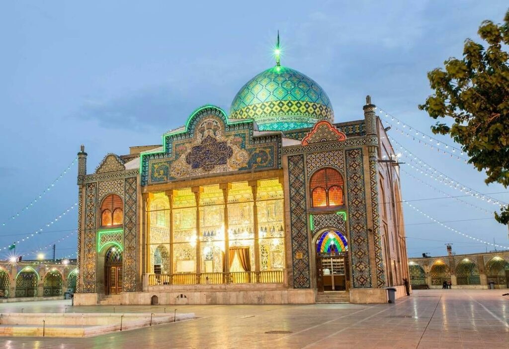 Imamzadeh Husayn: A Safavid Pilgrimage Complex in Qazvin, Iran 2 Imamzadeh Husayn