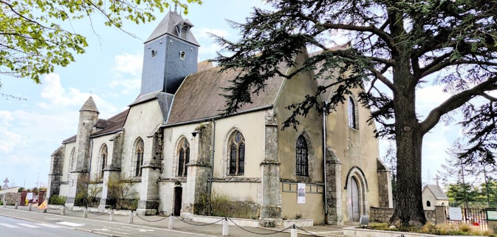 Église Saint-Hilaire de Mainvilliers: A Historic Catholic Church in France 2 église Saint-Hilaire de Mainvilliers