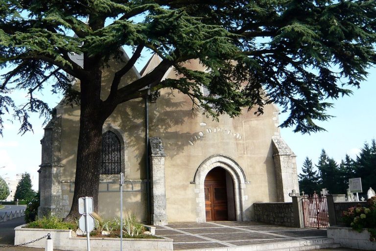 Église Saint-Hilaire de Mainvilliers: A Historic Catholic Church in France