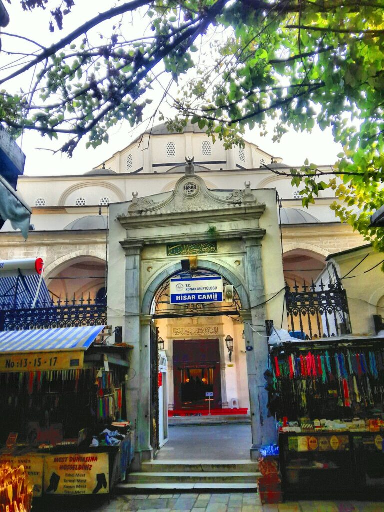 Hisar Mosque: An Ottoman Landmark in İzmir 3 Hisar Mosque