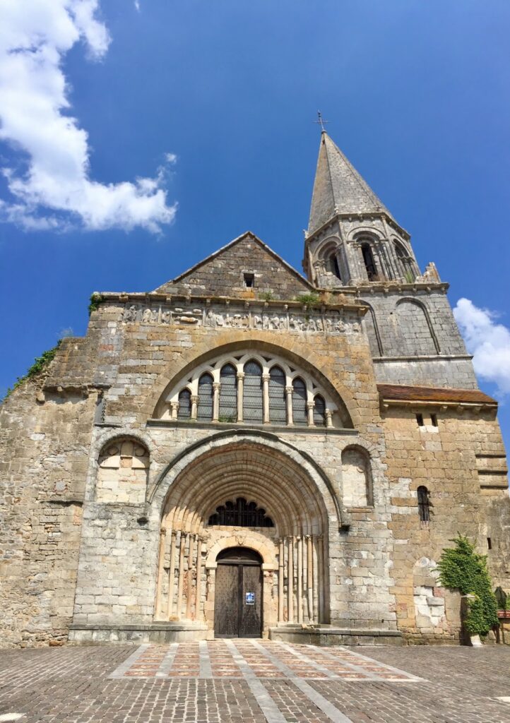 Octogone de Montmorillon: A Romanesque Cemetery Chapel in France 2 Octogone de Montmorillon