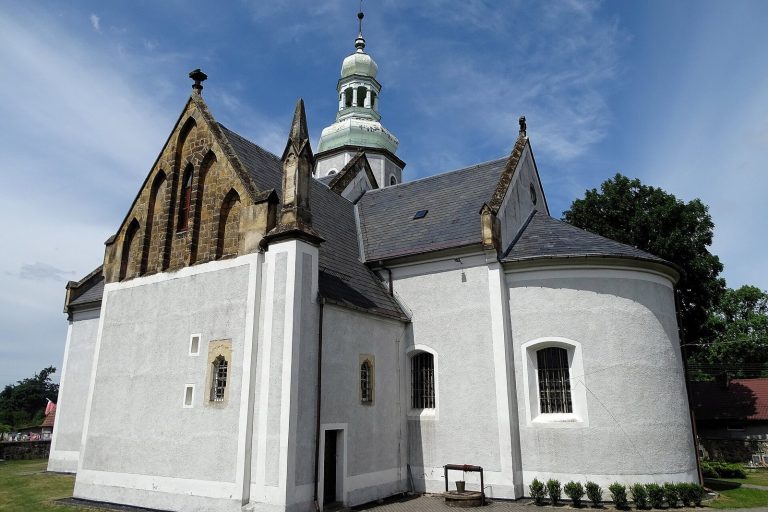 Mariä Himmelfahrt (Zbylutów): A Medieval Single-Pillar Church in Poland
