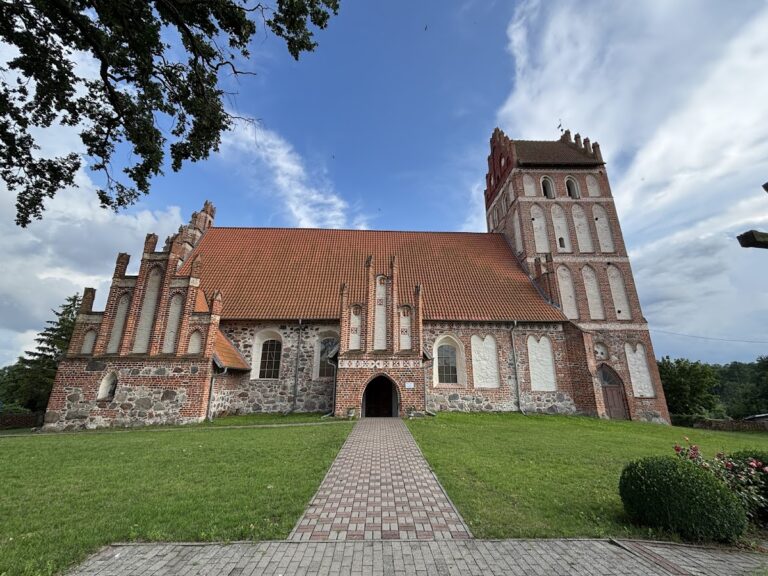 Saint Anne church in Mołtajny: A Brick Gothic Parish Church in Poland
