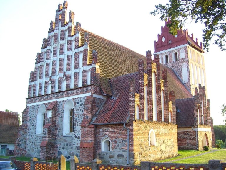 Saint Anne church in Mołtajny: A Brick Gothic Parish Church in Poland