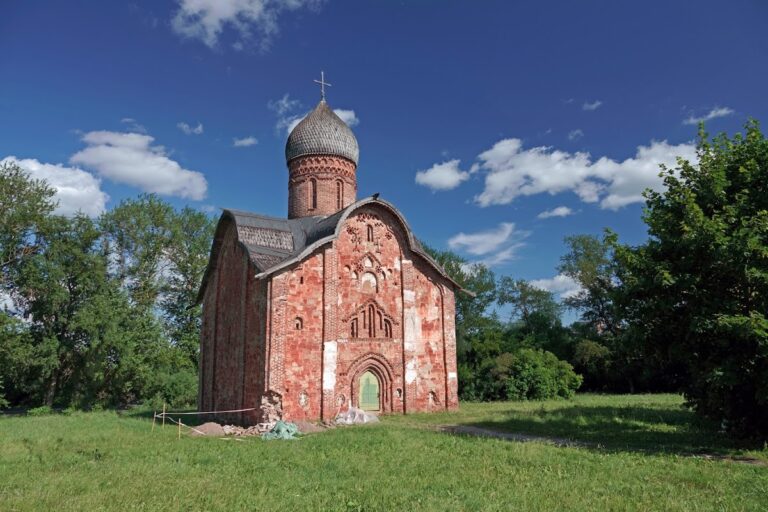 Church of Saints Peter and Paul in Kozhevniki: An Orthodox Church in Veliky Novgorod