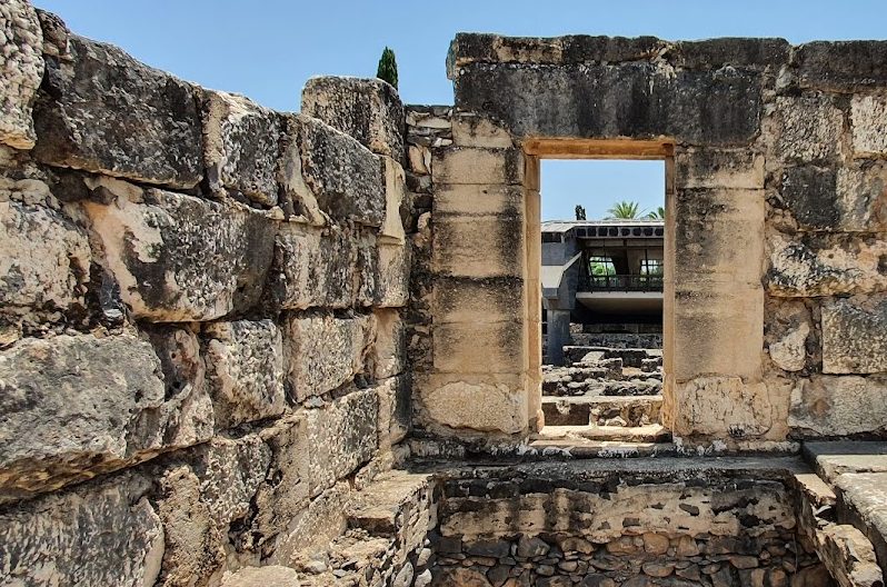 Capernaum Synagogue: An Ancient Jewish House of Worship in Israel 2 Capernaum synagogue