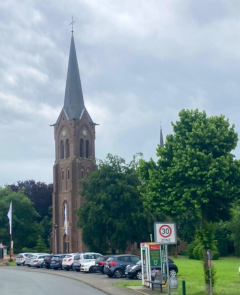 Sankt Mariä Himmelfahrt: Pilgrimage and Monastery Church in Marienbaum