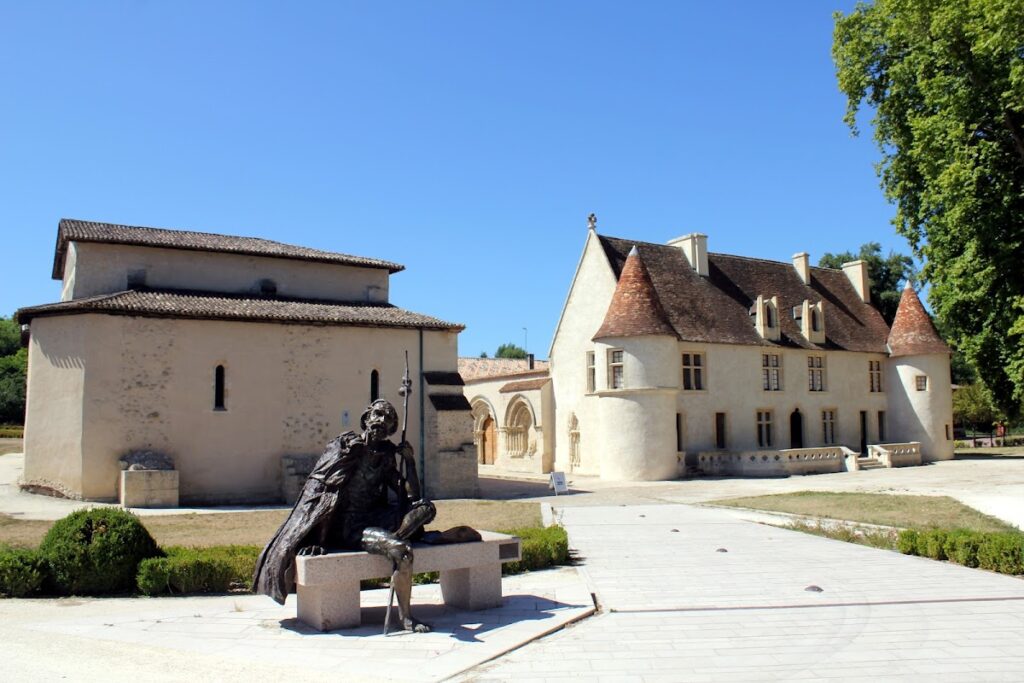 Prieuré de Cayac: A Medieval Hospital-Priory in France 1 Prieuré de Cayac