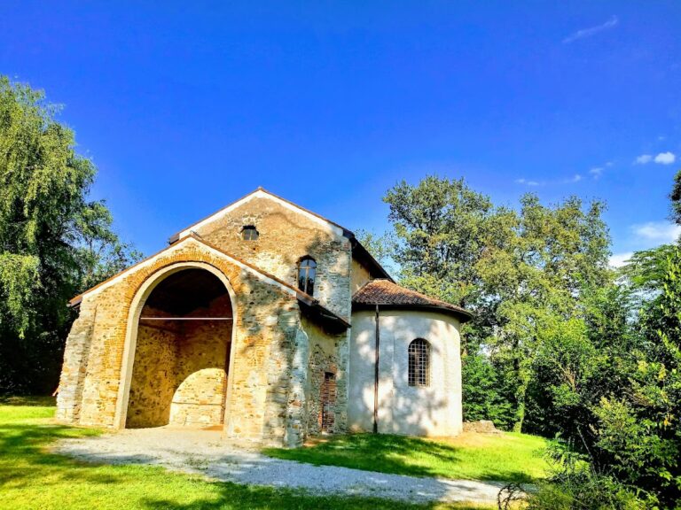 Santa Maria foris portas: An Early Medieval Church in Castelseprio, Italy