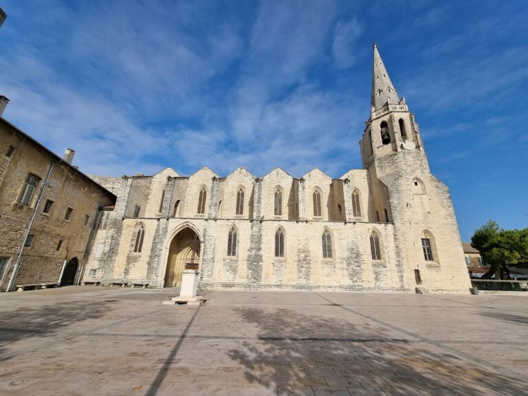Notre-Dame de Bon Repos: A Former Monastery and Cardinal Residence in Avignon