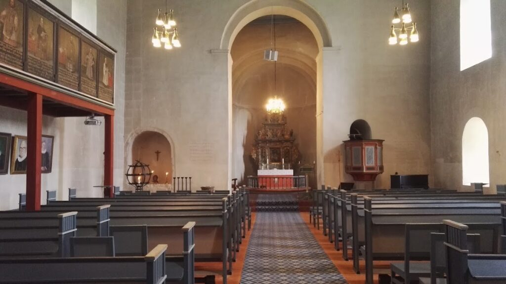 Hoff Church: A Medieval Stone Parish Church in Norway 2 Hoff Church