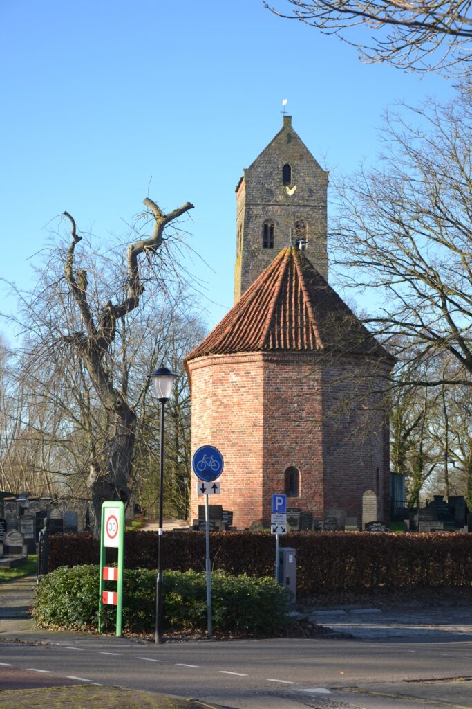 Hervormde Church in Doezum: A Medieval Saint Vitus Church 2 Hervormde kerk (Doezum)