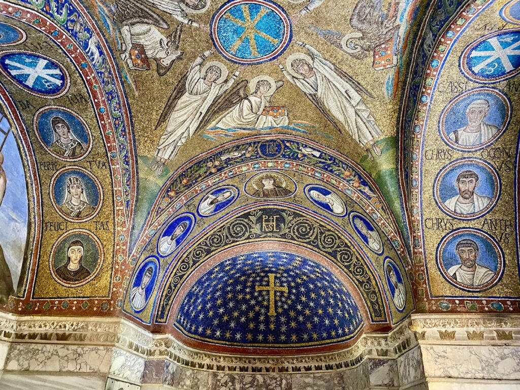 Archbishop's Chapel, Ravenna: An Early Christian Episcopal Oratory 2 Archbishop's Chapel, Ravenna
