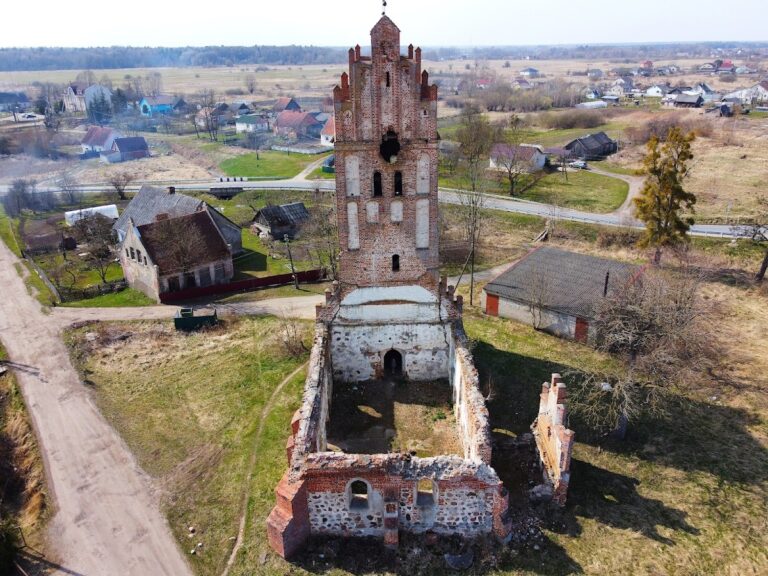 Allenau Church in Porechye: A Fifteenth-Century Brick Gothic Parish Church