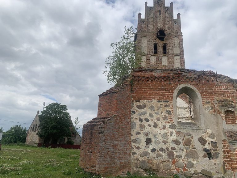 Allenau Church in Porechye: A Fifteenth-Century Brick Gothic Parish Church