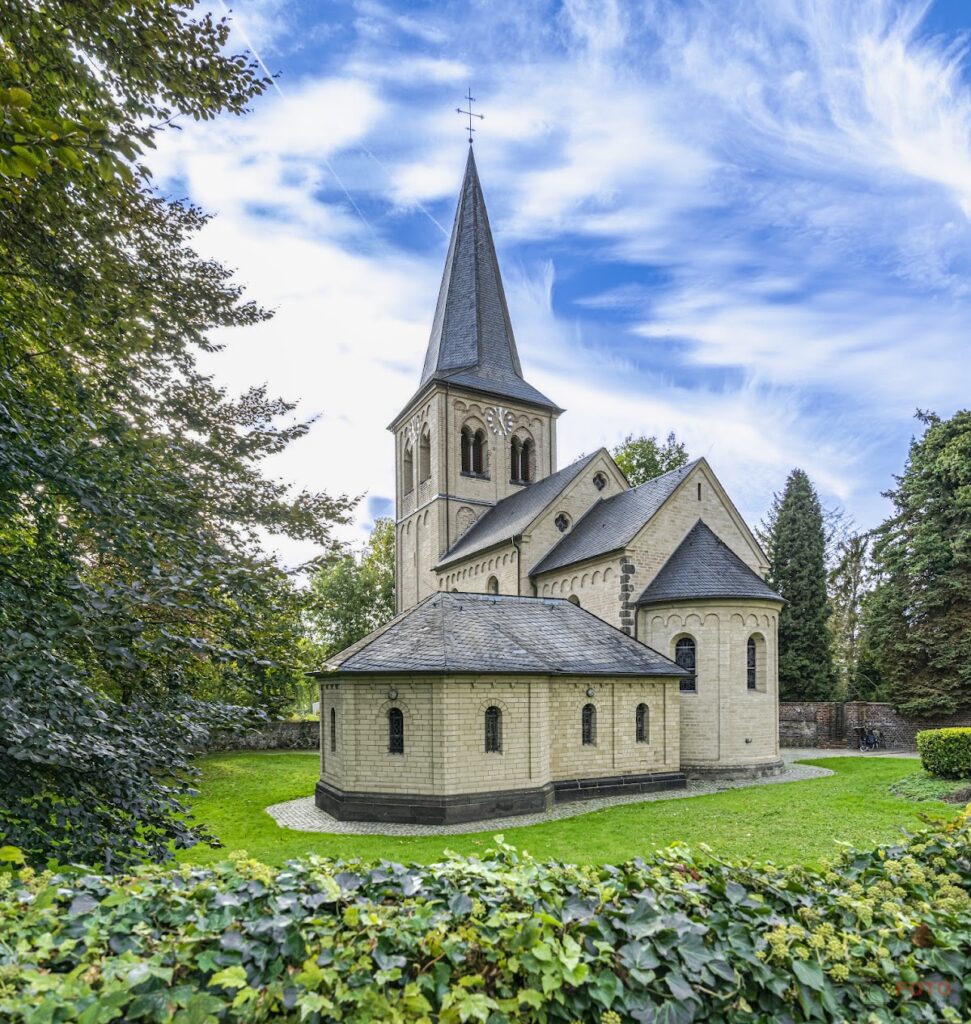 St. Nikolaus: A Romanesque Church in Düsseldorf, Germany 2 St. Nikolaus