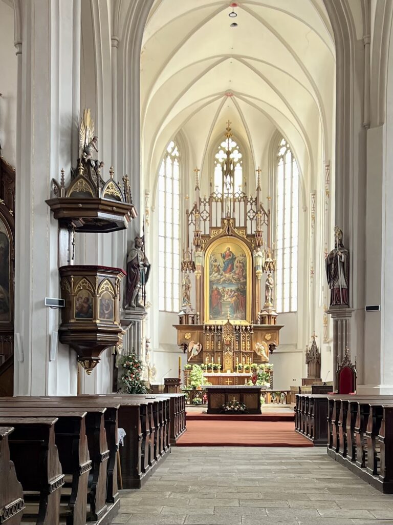 Church of the Assumption of the Virgin Mary in Jindřichův Hradec: A Gothic Parish and Provostry Church 3 Church of the Assumption of the Virgin Mary (Jindřichův Hradec)