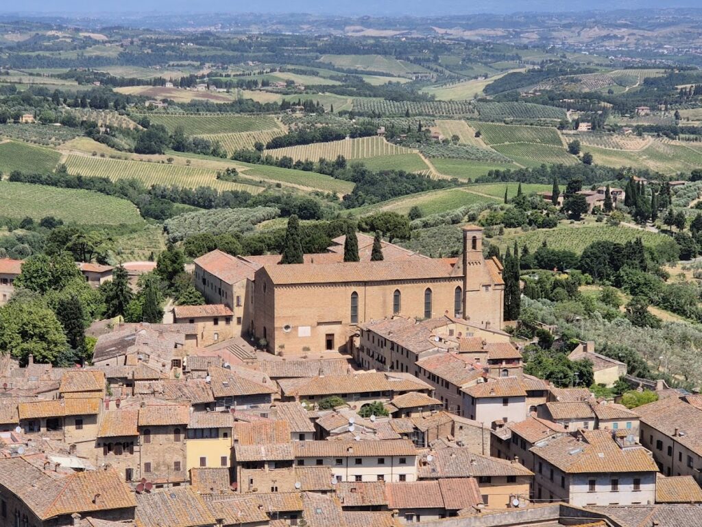 Sant'Agostino: An Augustinian Church in San Gimignano 3 Sant'Agostino