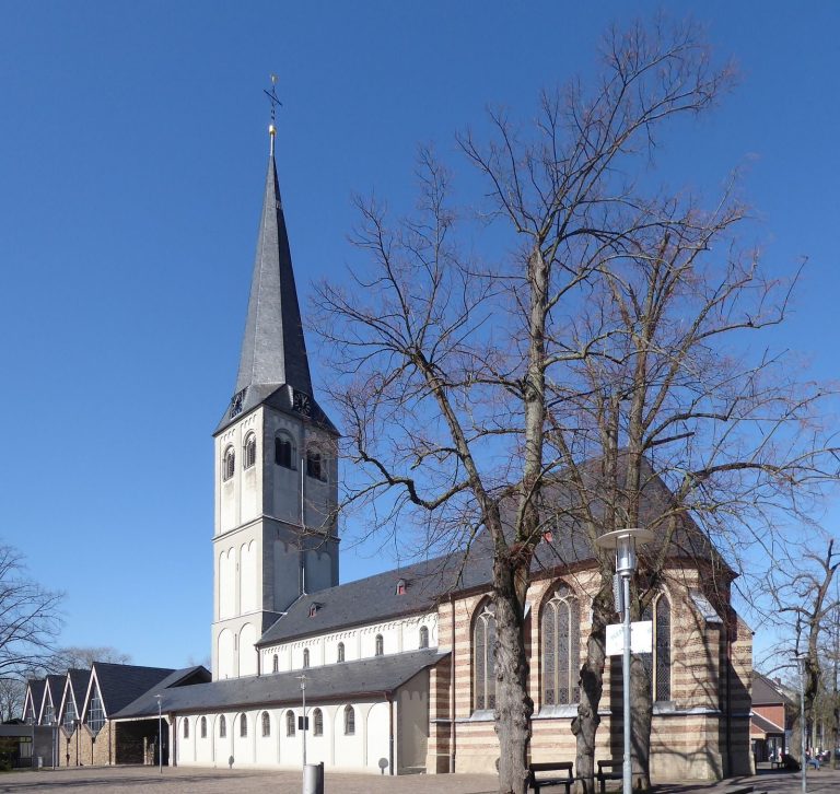 St. Aldegundis: A Romanesque and Gothic Parish Church in Germany